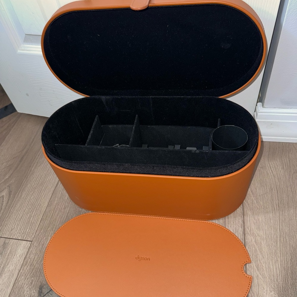 Dyson Box
